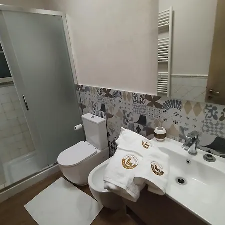 La Toscana Sotto Il Castello *