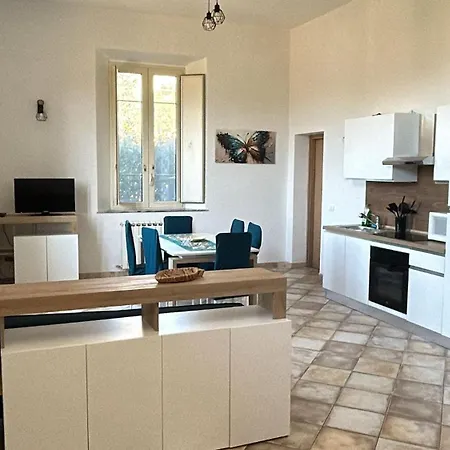 La Toscana Sotto Il Castello *